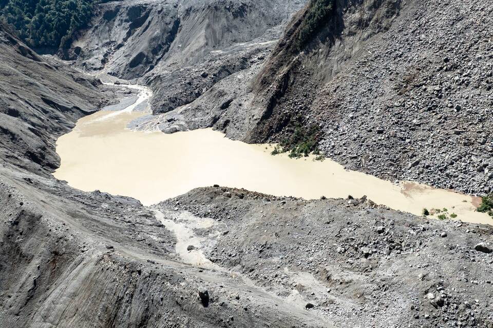 Sturzflut an Grenze zwischen China und Nepal Sturzflut an Grenze zwischen China und Nepal
