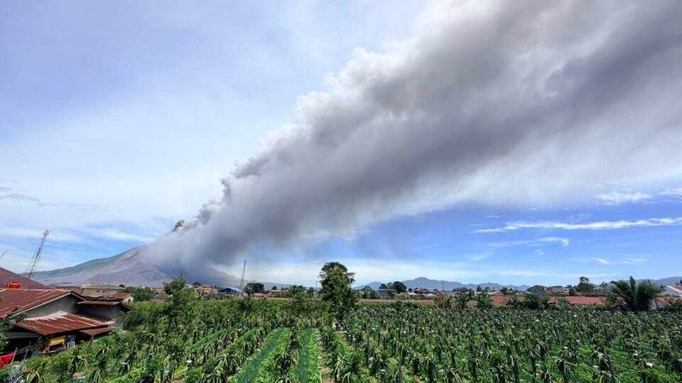 Vulkan Sinabung auf Sumatra ausgebrochen