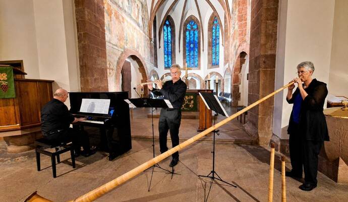 Sommerluft zwischen Alpen und Orgelpfeifen: Alphorn, Querflöte und Orgel treffen beim 23. Pforzheimer Orgelsommer aufeinander