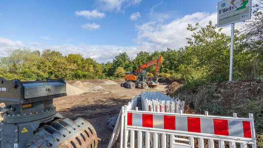 Der Häckselplatz in Gräfenhausen wird in dieser Woche grundlegend saniert. Etwa alle fünf bis sieben Jahre ist das Usus auf alle