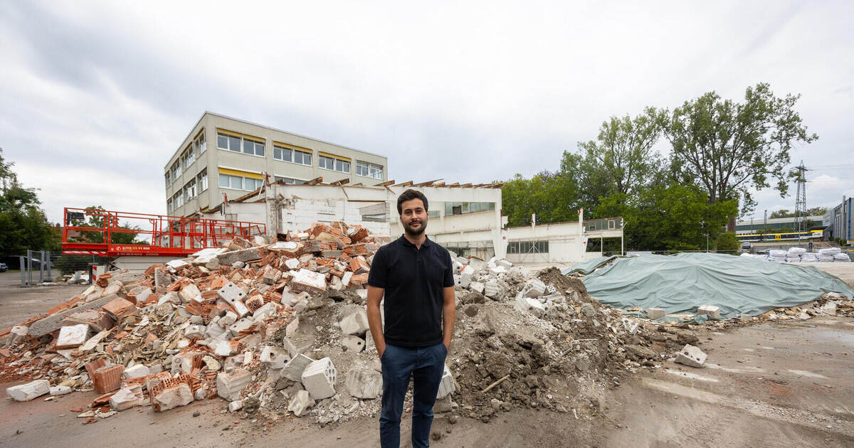 Abrissarbeiten in vollem Gange: Stück für Stück verschwindet der ehemalige ...
