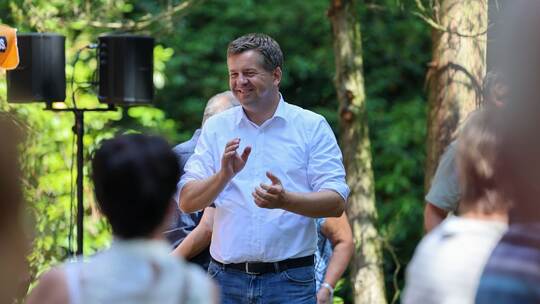 CDU-Spitzenkandidat Schulze im Wahlkampf