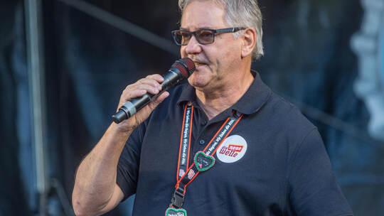 2022 steht Thomas Brockmann das letzte Mal als Moderator auf der Oechsle-Bühne – etwa für die große PZ-Hüttengaudi. PZ Hüttengaudi Oechsle Fest