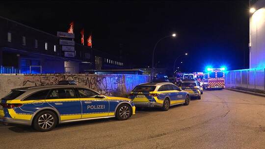 Polizeieinsatz auf Fabrikgelände in Hamburg Polizeieinsatz auf Fabrikgelände in Hamburg
