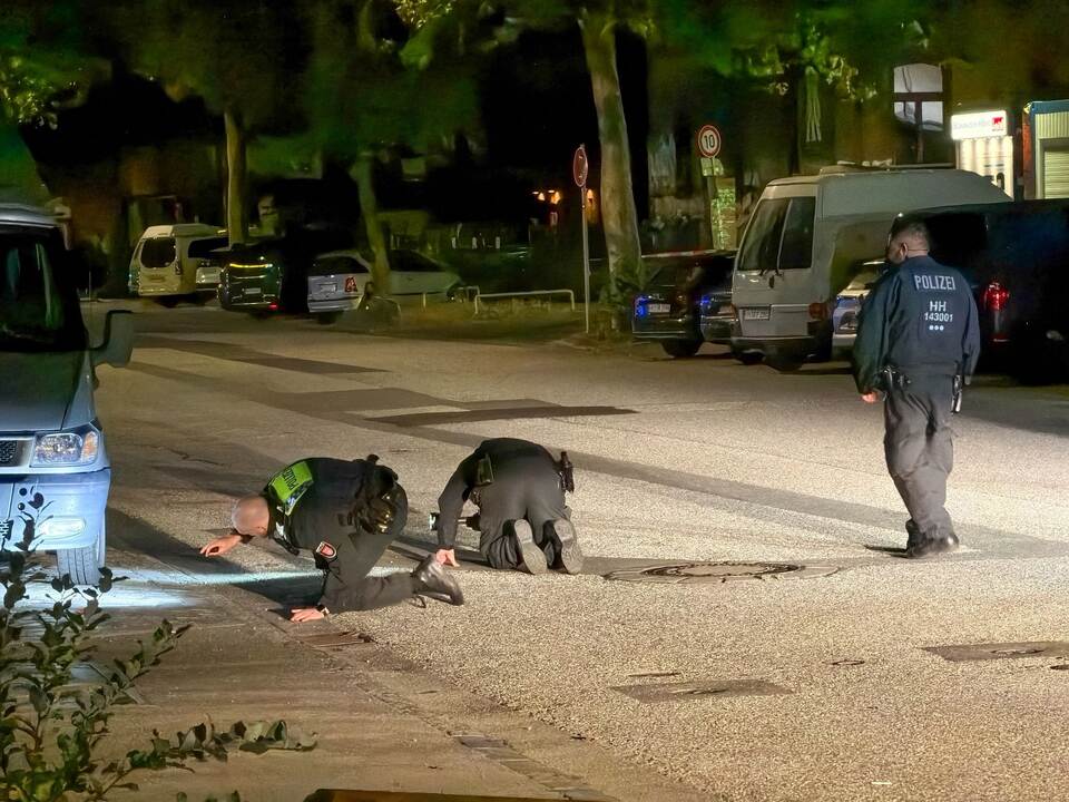 Polizeieinsatz auf Fabrikgelände in Hamburg Polizeieinsatz auf Fabrikgelände in Hamburg