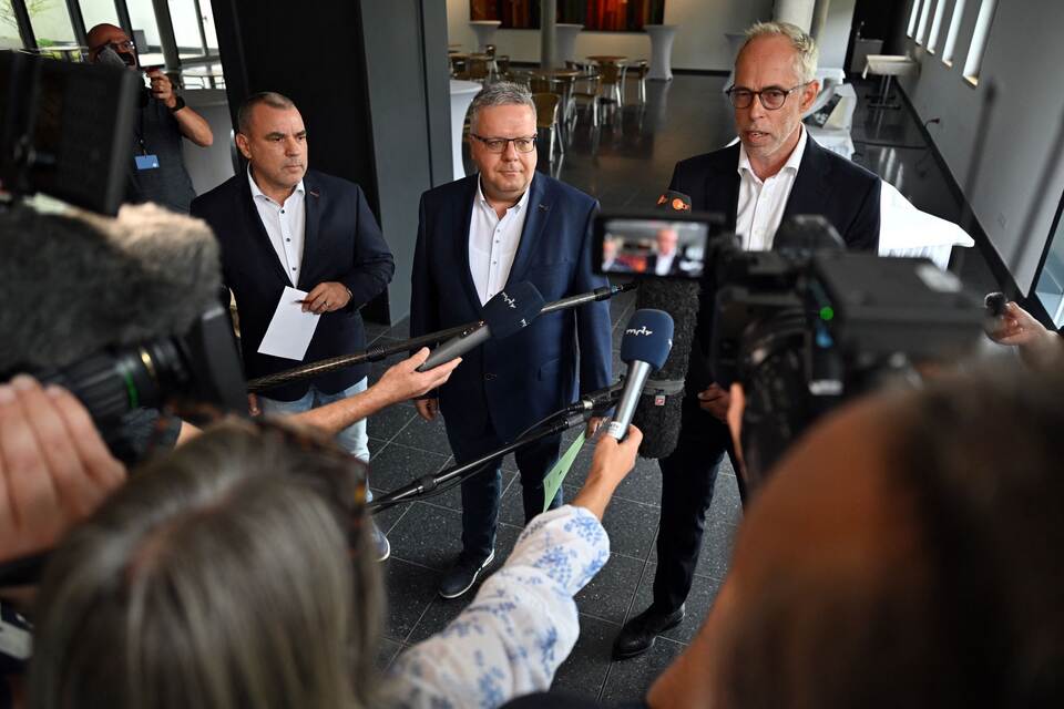 Drei Abgeordnete verlassen Thüringer BSW-Fraktion Drei Abgeordnete verlassen Thüringer BSW-Fraktion