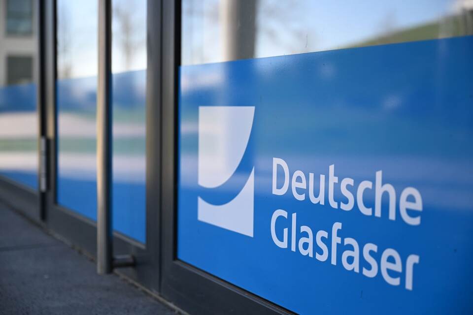 Logo von Deutsche Glasfaser Logo von Deutsche Glasfaser