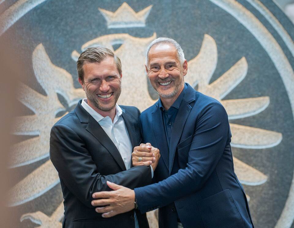 Eintracht Frankfurt stellt neuen Trainer vor Eintracht Frankfurt stellt neuen Trainer vor