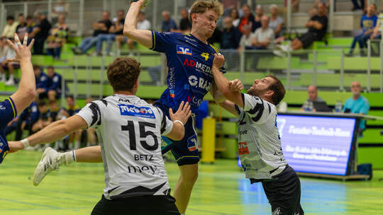 Nach der HSG Albstadt wartet auf Hannes Schnepf (am Ball) und die SG Pforzheim/Eutingen nun mit dem HBW Balingen-Weilstetten II