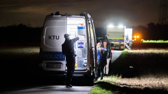 Polizeieinsatz am Umspannwerk in Dormagen Polizeieinsatz am Umspannwerk in Dormagen