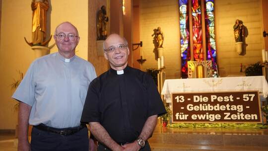 Die beiden Pfarrer Joachim Viedt und Thomas Holler halten die Prädigt zum Gelübdetag. Nico Roller