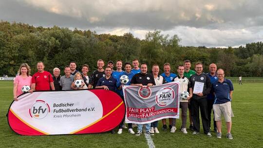 Vertreter der für Fair Play ausgezeichneten Clubs mit Marc Schmid, Sergio de Sousa und Matthias Lajer. Fussballkreis