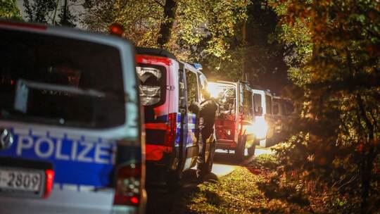 Polizei stürmt Fahrzeug von Sabotage-Verdächtigem Polizei stürmt Fahrzeug von Sabotage-Verdächtigem