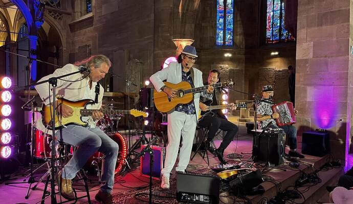 Marcel Adam verabschiedet sich in Pforzheim: Schlosskirche feiert Chansonnier auf letzter Tour