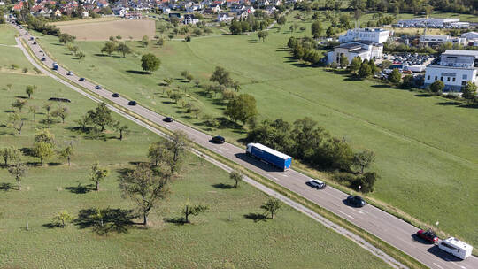 Autobahn A8. Fahrbahndeckenerneuerung zwischen den Anschlussstellen Pforzheim-Süd und Heimsheim