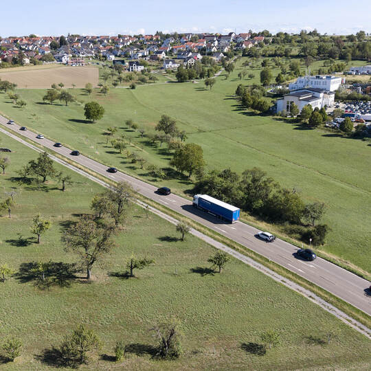 Autobahn A8. Fahrbahndeckenerneuerung zwischen den Anschlussstellen Pforzheim-Süd und Heimsheim