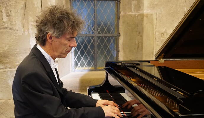Bernd Glemser überzeugt in Maulbronn: Pianist spannt großen Bogen von Haydn bis Chopin