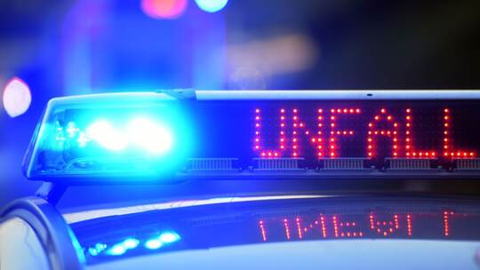 Polizei sichert Unfallstelle Polizei sichert Unfallstelle