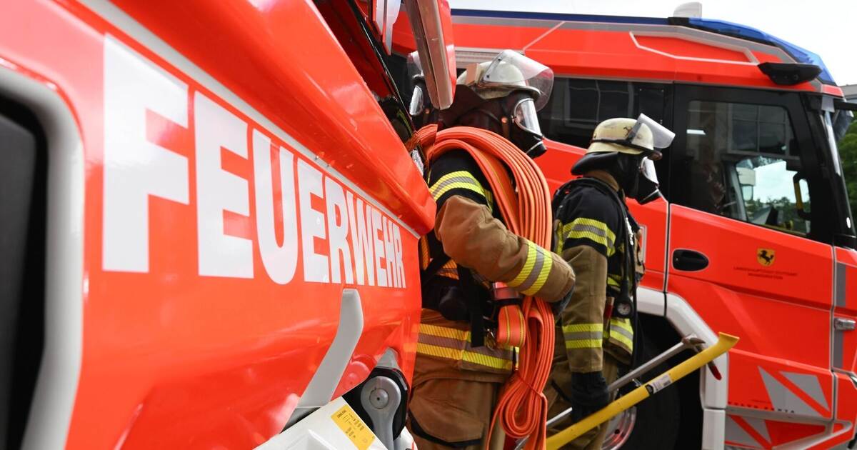 Feuer zerstört Wohnhaus – Nachbarn müssen Gebäude verlassen
