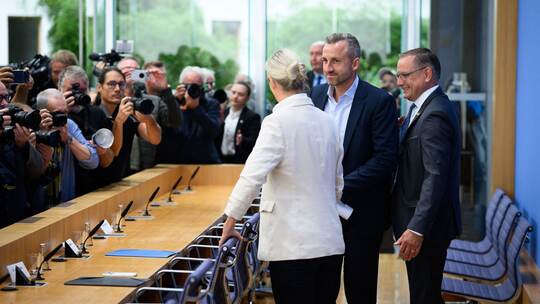 Andrang bei der «Wahlnachlese» der AfD in Berlin.