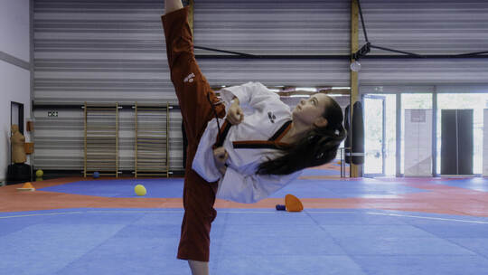 Im Poomsae, dem Formenlauf, beeindruckt Alisa Erdogan durch extreme Präzision . Foto: Kwak