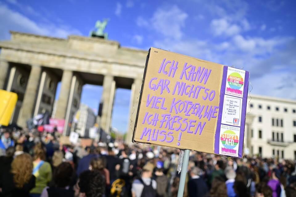 Nach der Wahl in Sachsen-Anhalt - Proteste in Berlin Nach der Wahl in Sachsen-Anhalt - Proteste in Berlin