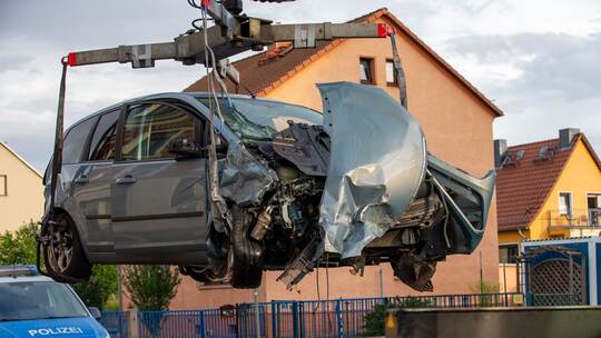 Beschädigtes Auto nach Unfall