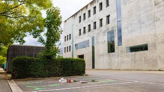 74-Jähriger stirbt nach Messerangriff in Freiburg 74-Jähriger stirbt nach Messerangriff in Freiburg