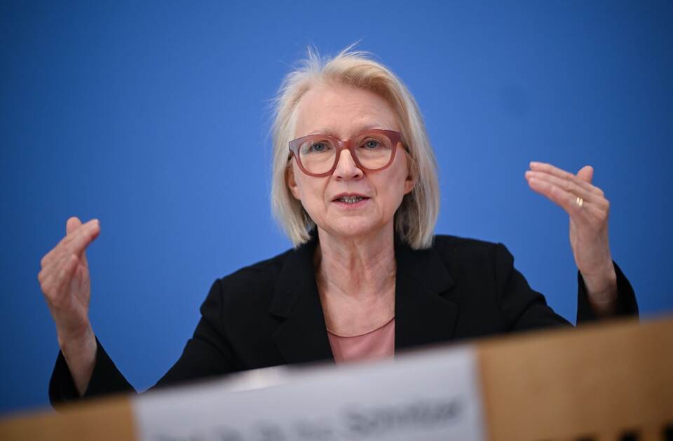 Monika Schnitzer Monika Schnitzer