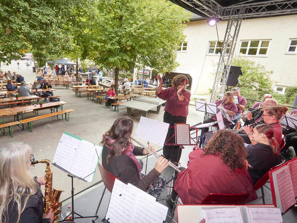 Der Musikverein Dillweißenstein unter der Leitung von Claudia Vögele spielt beim Weißwurstfrühstück am Sonntag. Jubiläum 150 Jahre Turnerbund Dillweißenstein