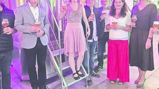 Die neue Brauanlage wird eingeweiht (von links): Marco Gauger, Klaus Mack, Jessica Fox, Jürgen Göbel, Thomas Hartmann, Daniela S