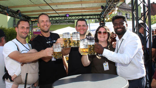Zufrieden ist das neue Organisations-Team des Straßenfestes, Philipp Rank, Daniel Veil, Michael Ruggaber, Jacqueline Geiger sowi