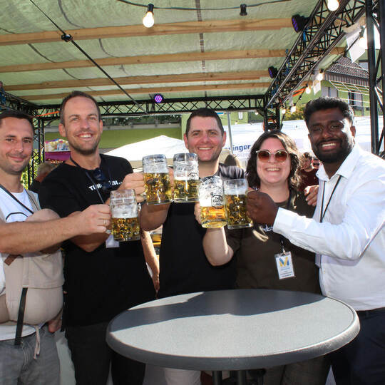 Zufrieden ist das neue Organisations-Team des Straßenfestes, Philipp Rank, Daniel Veil, Michael Ruggaber, Jacqueline Geiger sowi