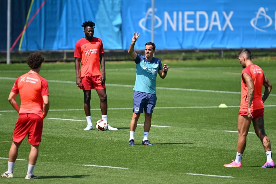 Carles Martínez beim Trainingsauftakt Carles Martínez beim Trainingsauftakt