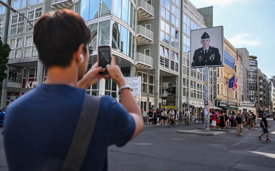 Checkpoint Charlie Checkpoint Charlie