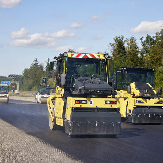 Autobahn A8. Fahrbahndeckenerneuerung zwischen den Anschlussstellen Pforzheim-Süd und Heimsheim
