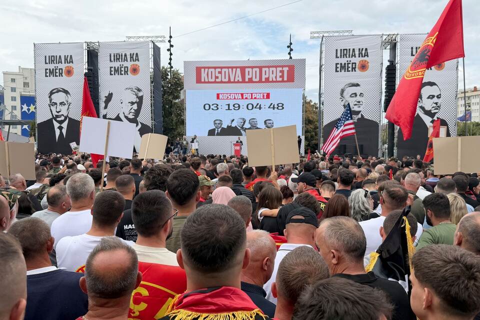 Proteste für Ex-Präsident Thaci im Kosovo Proteste für Ex-Präsident Thaci im Kosovo