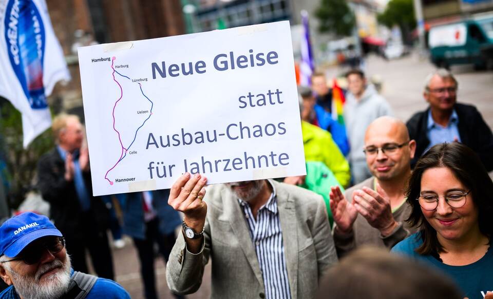 Demonstration für Bahn-Neubaustrecke Hamburg-Hannover Demonstration für Bahn-Neubaustrecke Hamburg-Hannover