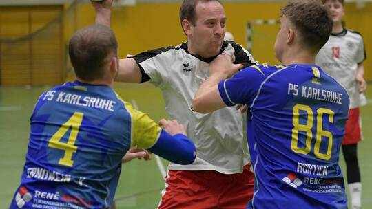 Die TGS Pforzheim (Johannes Roming, Mitte) ist das einzige Team aus dem früheren Handballkreis Pforzheim in der nun eingleisigen