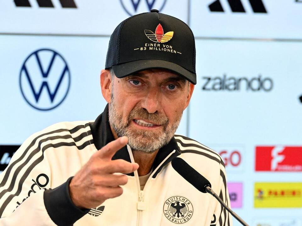 Sagt wo es langgeht und gibt neuen Männern eine Chance: Jürgen Klopp, der im Juli als Bundestrainer verpflichtet worden ist. Fot DFB-Pressekonferenz mit Bundestrainer Klopp
