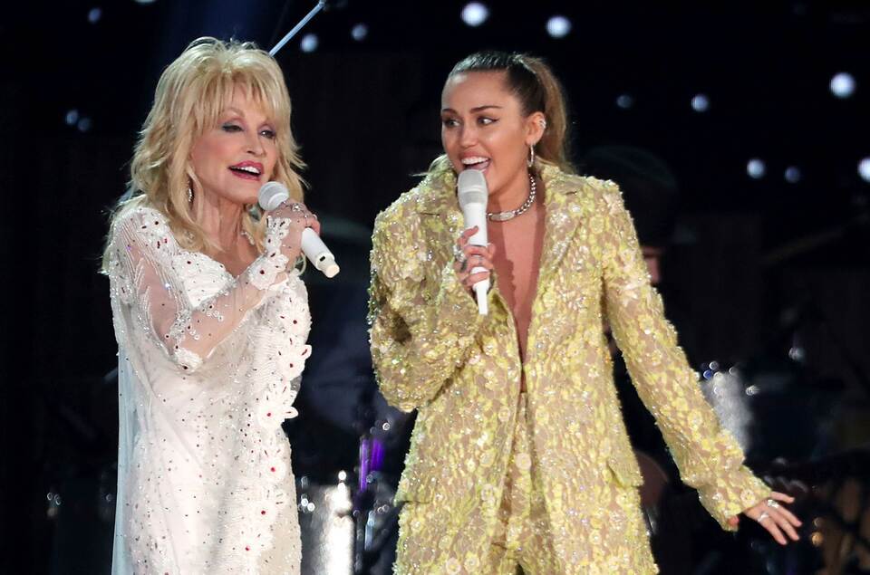 Dolly Parton und Miley Cyrus Dolly Parton und Miley Cyrus