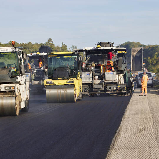 Autobahn A8. Fahrbahndeckenerneuerung zwischen den Anschlussstellen Pforzheim-Süd und Heimsheim, zweiter Bauabschnitt