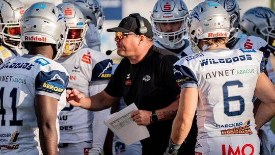 Auch die taktischen Anweisungen des Pforzheimer Headcoachs Michael Lang in den Spielpausen brachten die Wilddogs nicht auf die S