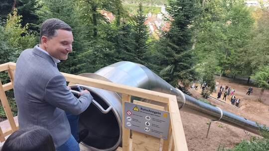 Der CDU-Bundesabgeordnete steht in den Startlöchern für die Rutschpartie von Wimberg in den Stadtgarten. Ralf Recklies