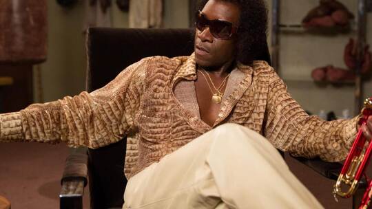 „Miles Ahead“ handelt von Jazzlegende Miles Davis und dessen fünfjähriger Schaffenskrise. Miles Ahead/KommunalesKino