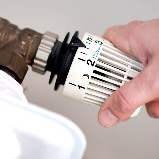 Thermostat-Ventil an einem Heizkörper Thermostat-Ventil an einem Heizkörper