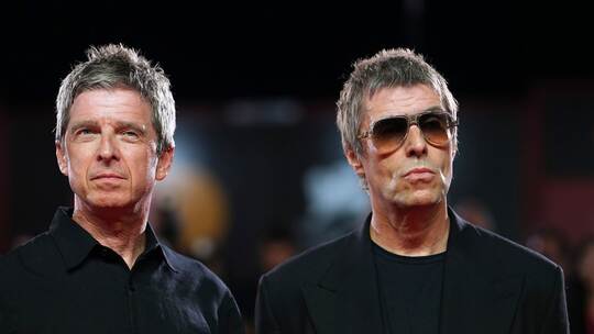 Noel Gallagher (l) und Liam Gallagher