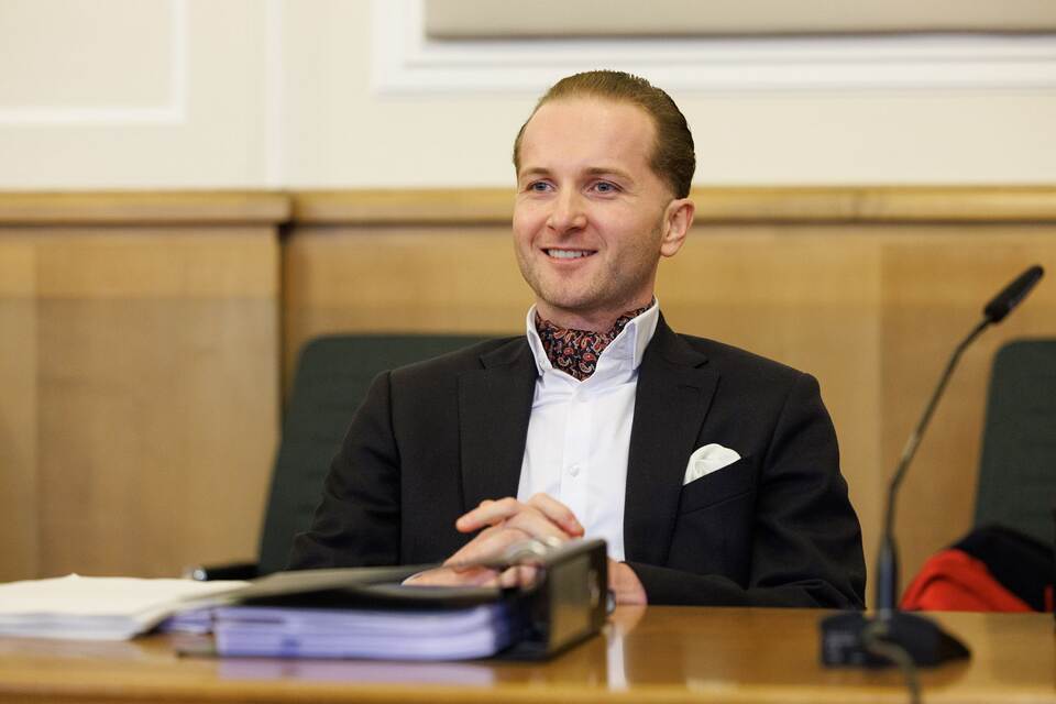 Hendrik Holt Hendrik Holt