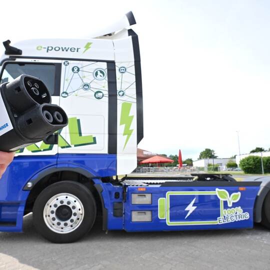 Megawatt-Ladepark für elektrische LKW an der A2