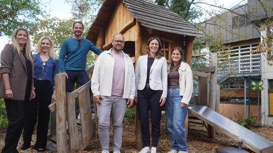 Stefanie Mirzaabbassi vom Rathaus, Cluster-Managerin Tamara Danisch, Bürgermeister Thomas Maag, Hauptamtsleiter Alexander Giek,